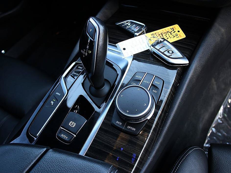 Used 2019 BMW 530e w/ Convenience Package RWD image 22