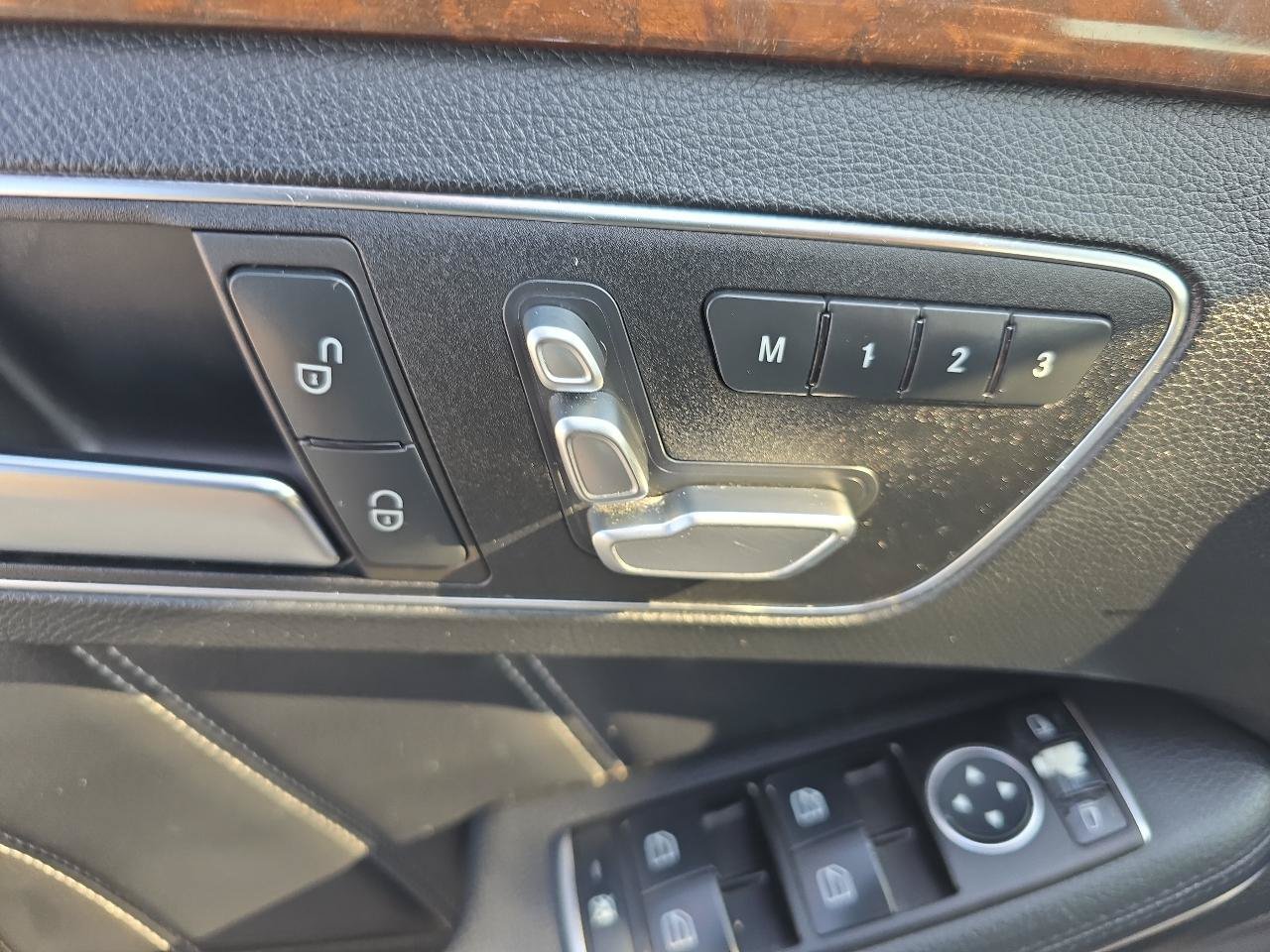 Used 2015 Mercedes-Benz E 400 4MATIC Sedan image 18