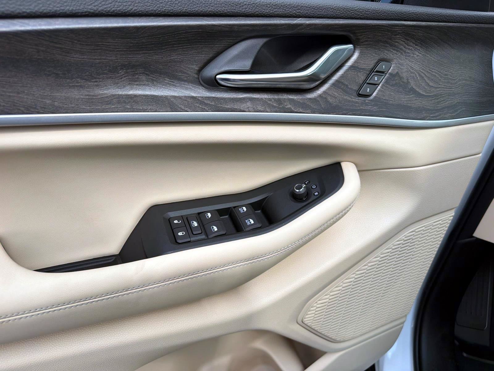 New 2026 Jeep Grand Cherokee Limited AWD/4WD image 10