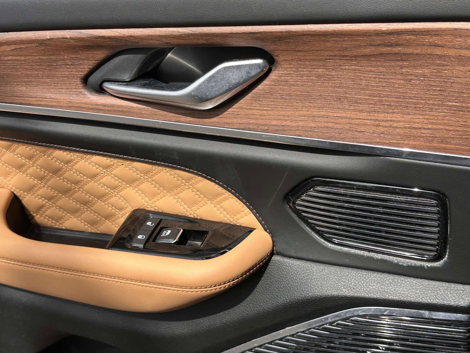 Used 2022 Jeep Grand Cherokee Summit w/ Adv Protech Group IV image 25