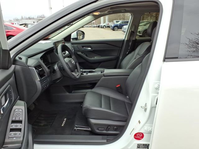 Certified 2025 Nissan Rogue SL w/ SL Premium Package image 4