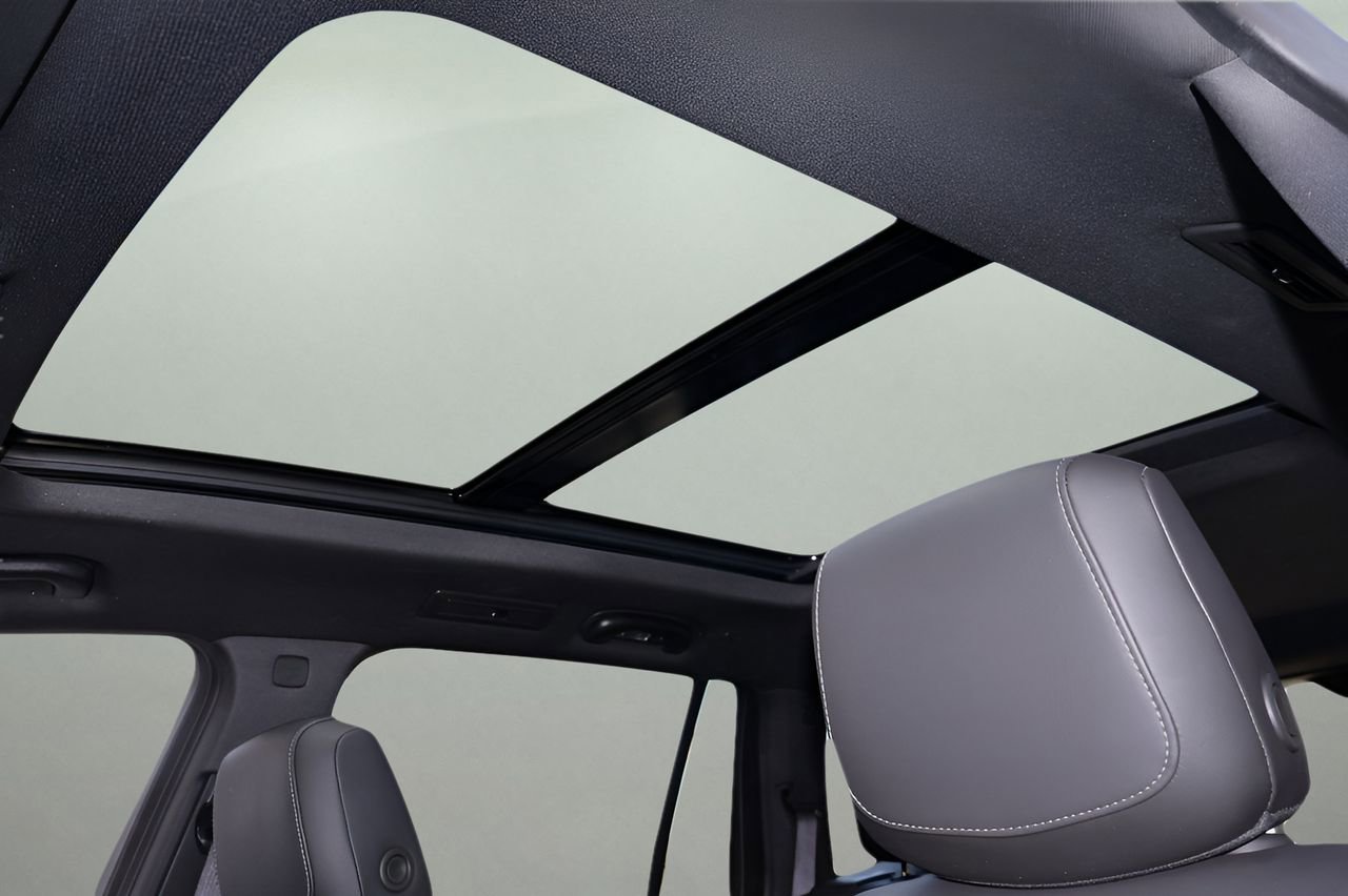 Used 2025 Cadillac XT6 Premium Luxury FWD image 30