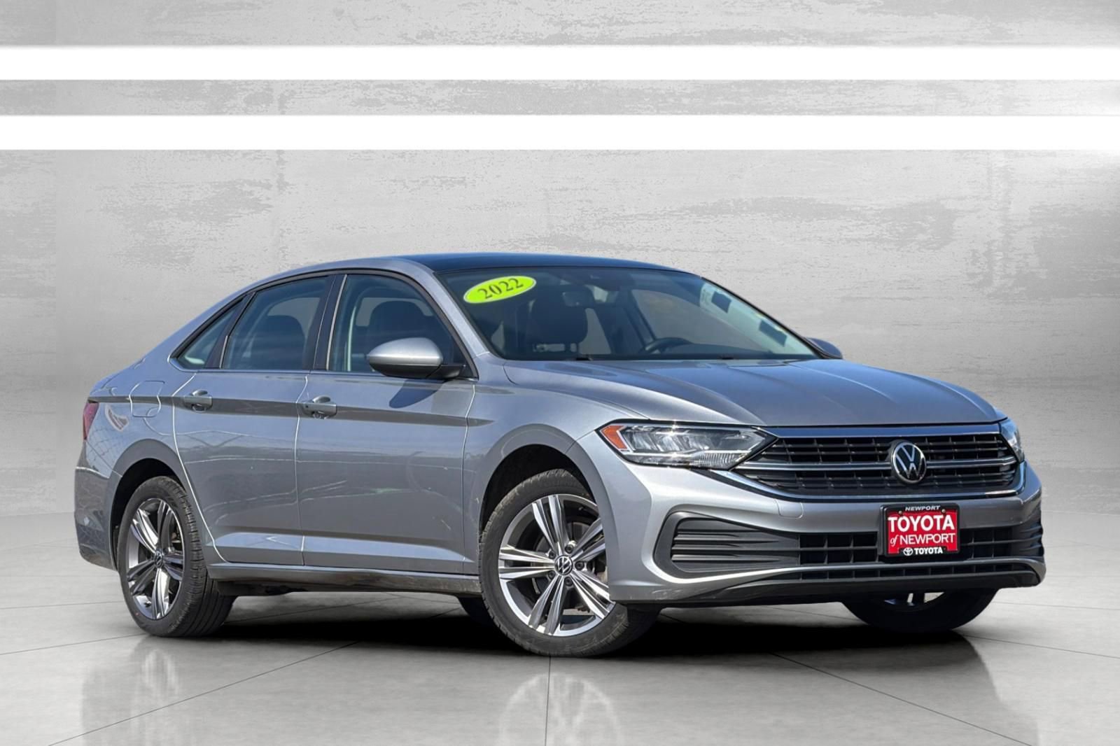 Used 2022 Volkswagen Jetta SE FWD image 2