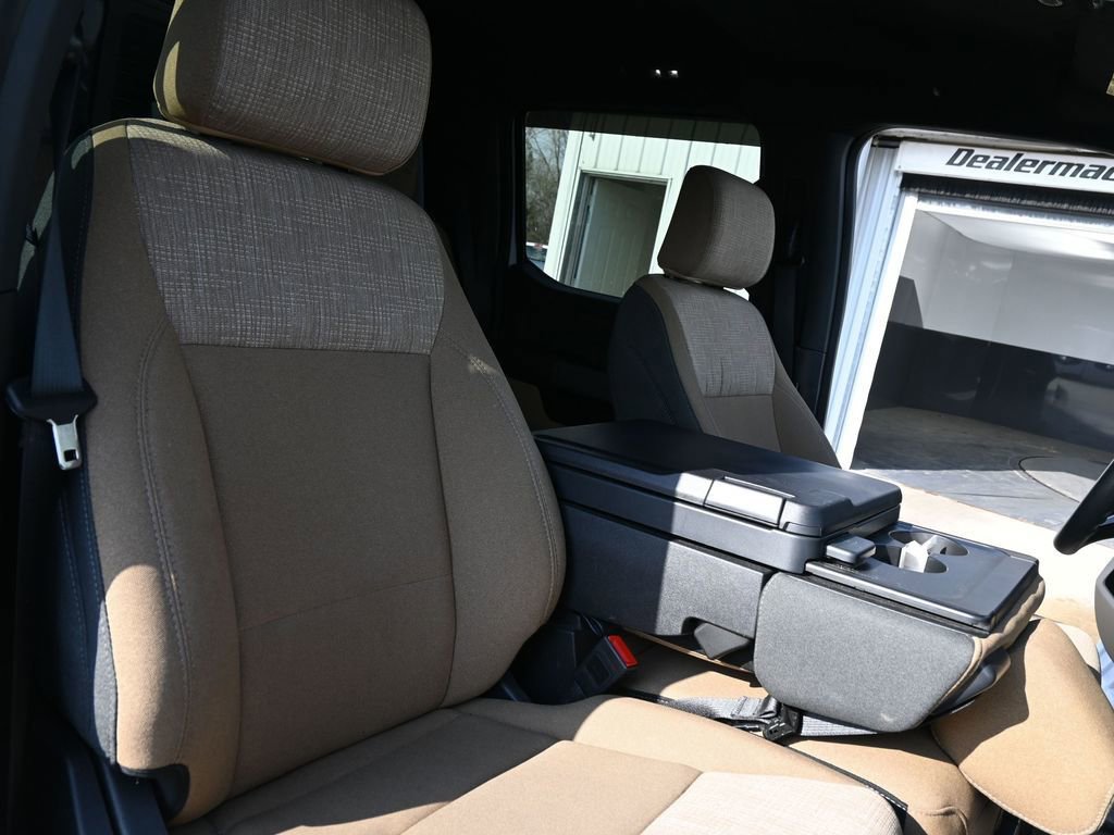 Used 2024 Ford F350 XLT w/ Black Appearance Package AWD/4WD image 27