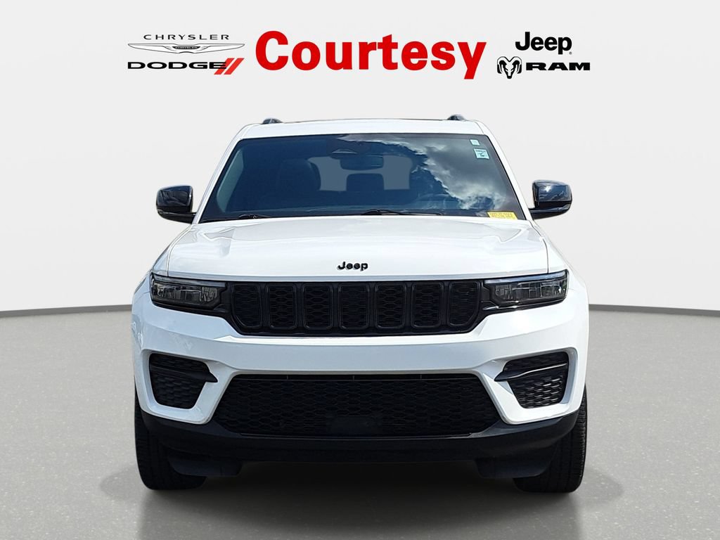 Certified 2023 Jeep Grand Cherokee Altitude AWD/4WD image 9