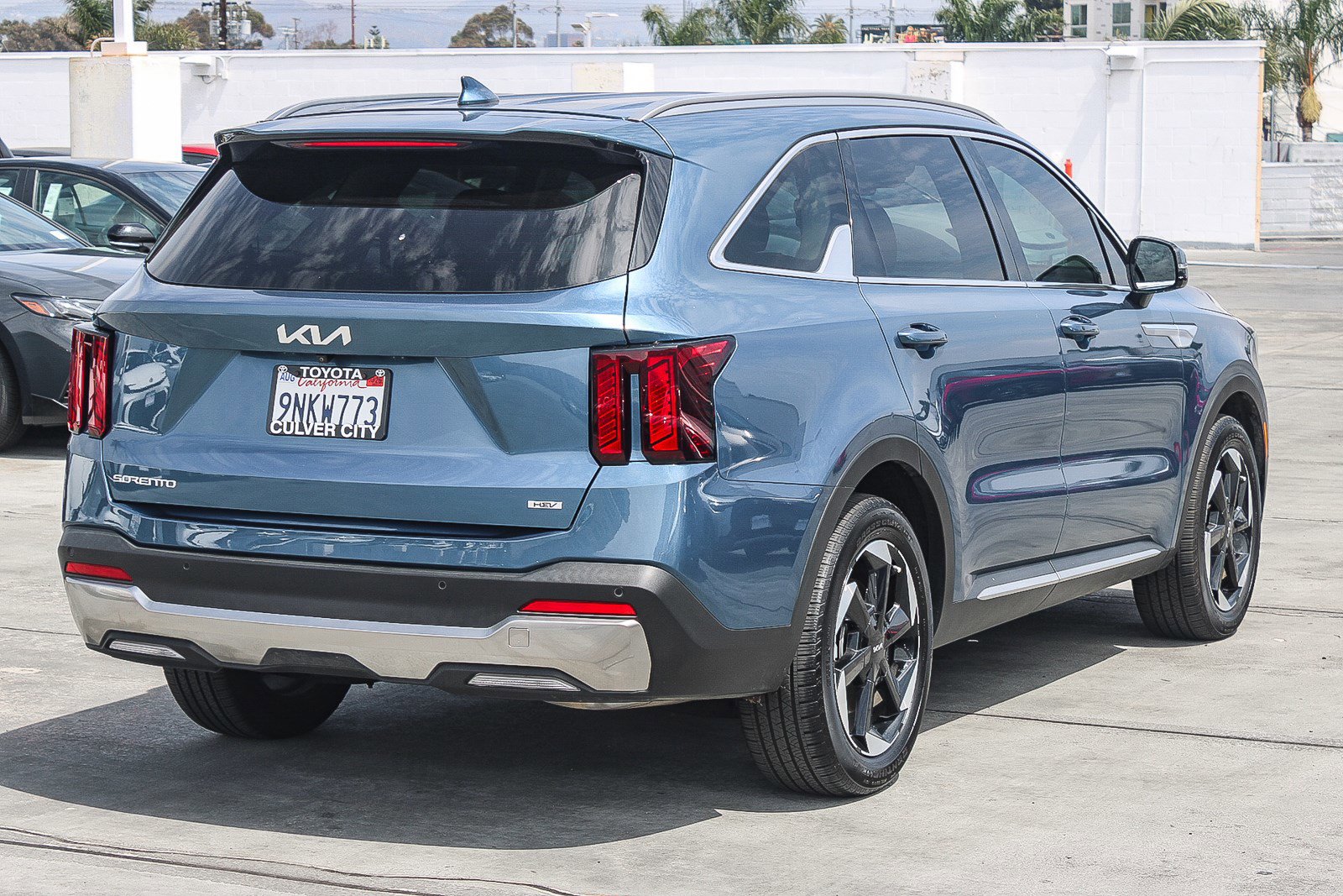 Used 2025 Kia Sorento EX AWD/4WD image 9