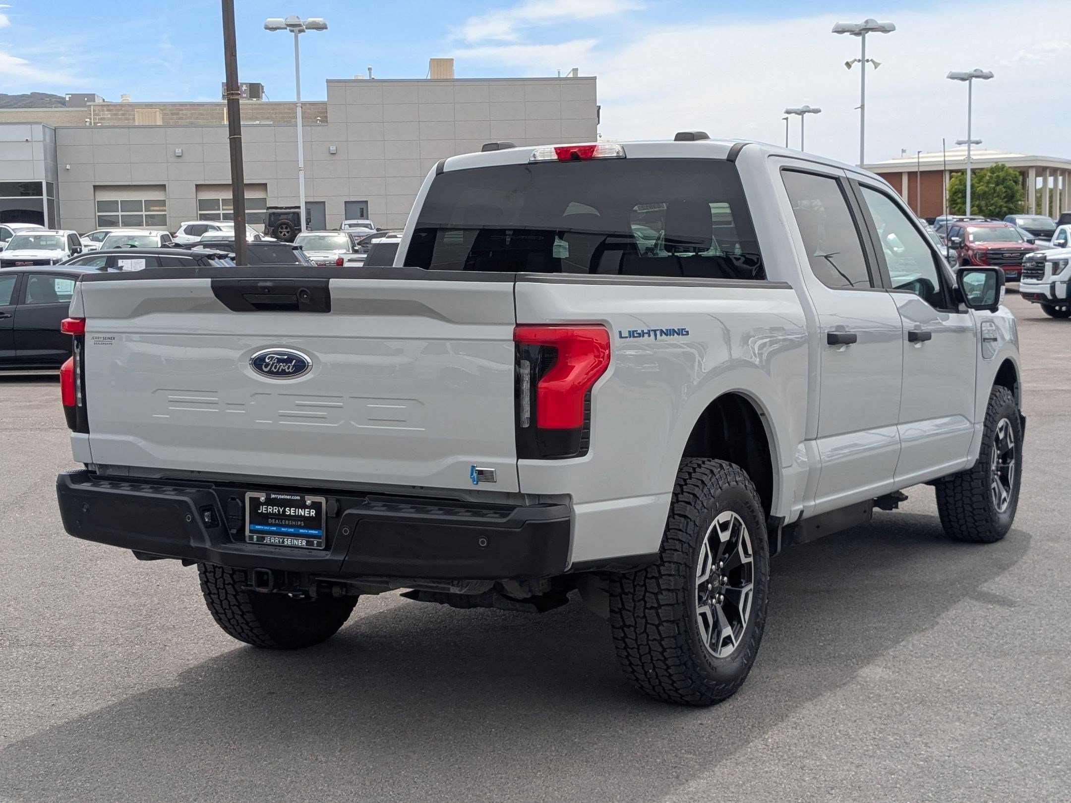 Used 2023 Ford F150 Lightning Pro w/ Tow Technology Package AWD/4WD image 6