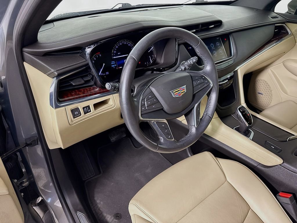 Used 2018 Cadillac XT5 Luxury w/ Driver Awareness Package image 9