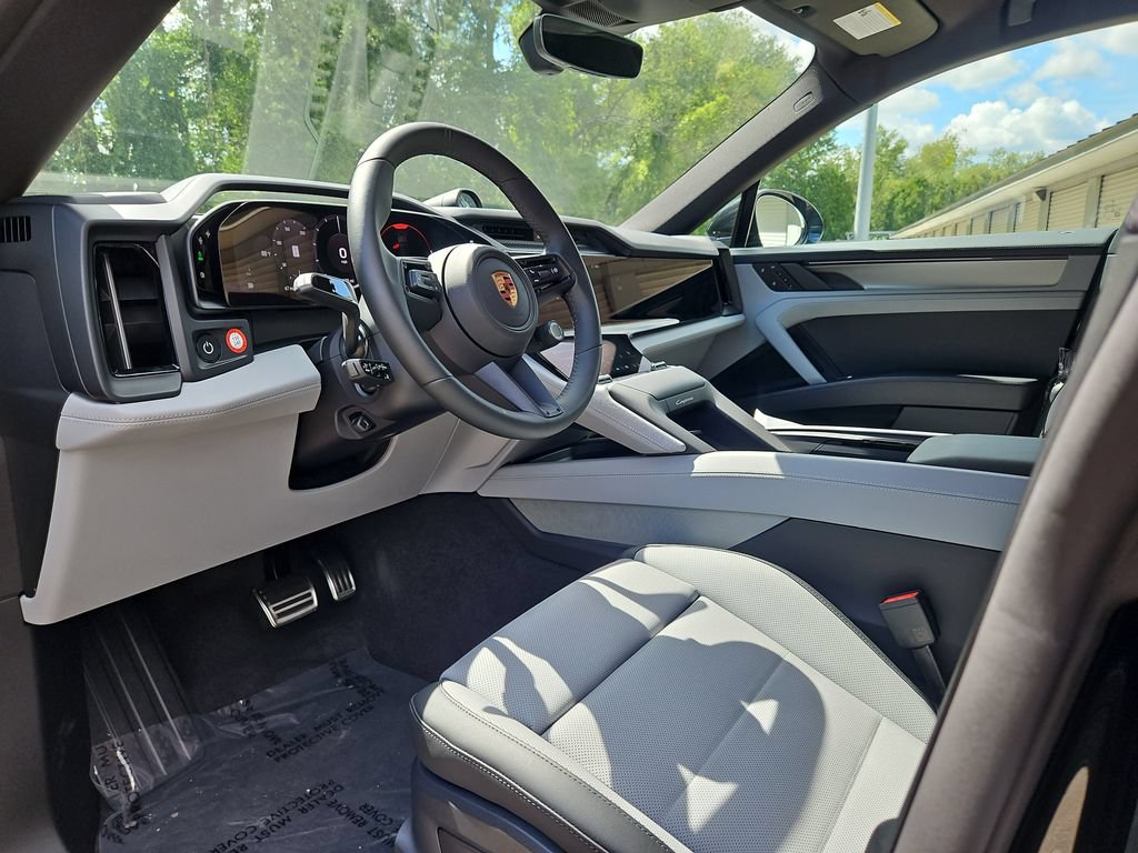 New 2026 Porsche Cayenne Electric Coupe AWD/4WD image 4