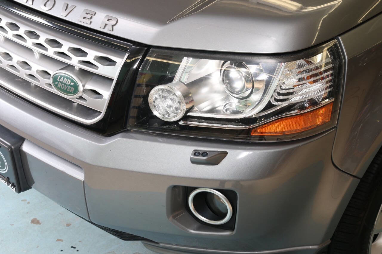 Used 2013 Land Rover LR2 HSE image 12