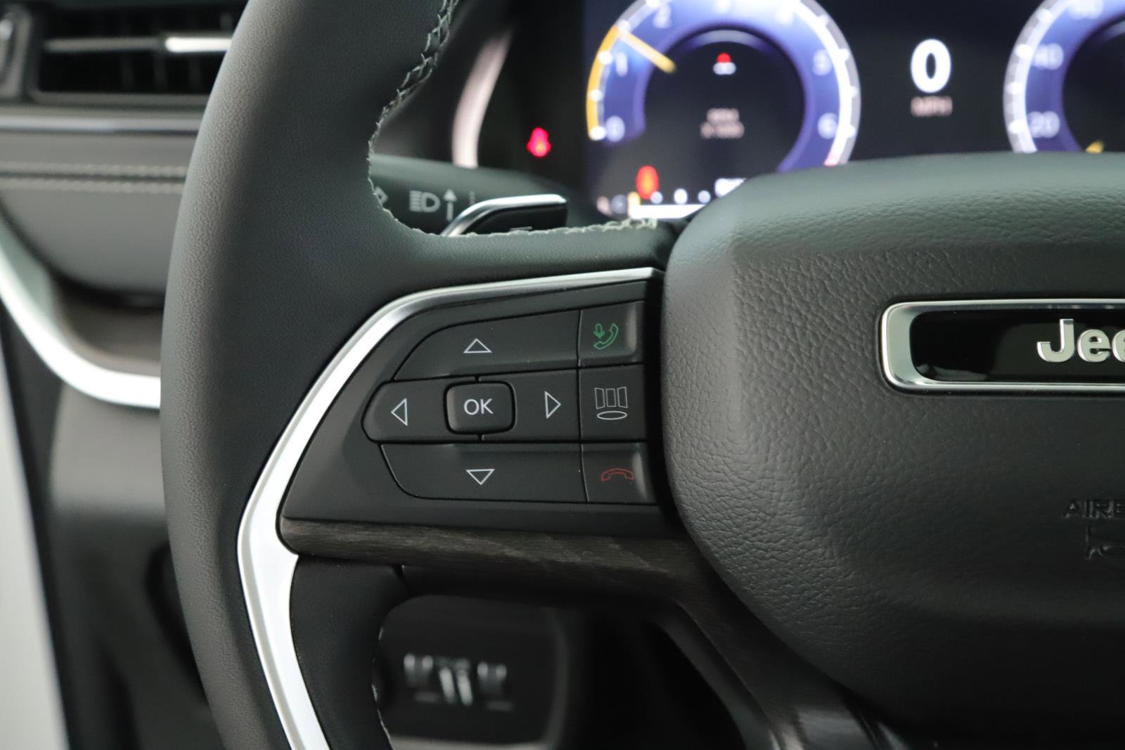 New 2026 Jeep Grand Cherokee Limited w/ Limited Altitude Package image 9