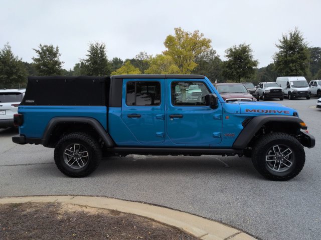 Used 2024 Jeep Gladiator Mojave w/ Technology Group AWD/4WD image 3