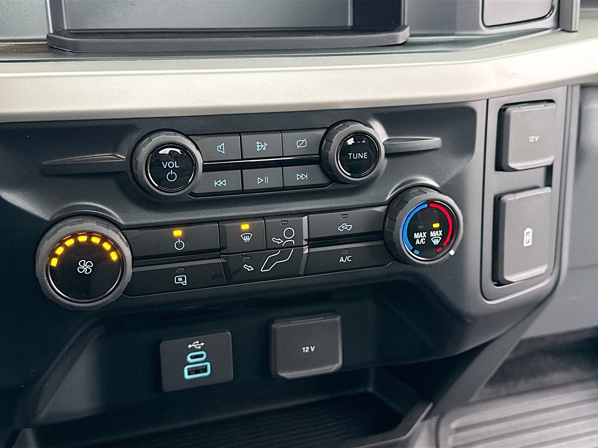 Certified 2024 Ford F350 XL w/ XL Chrome Package image 9