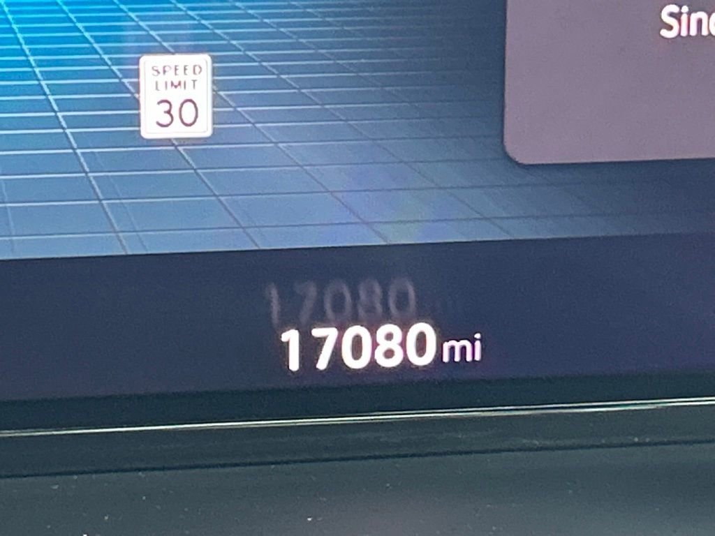 Used 2025 Volkswagen Atlas Cross Sport SEL Premium R-Line image 22