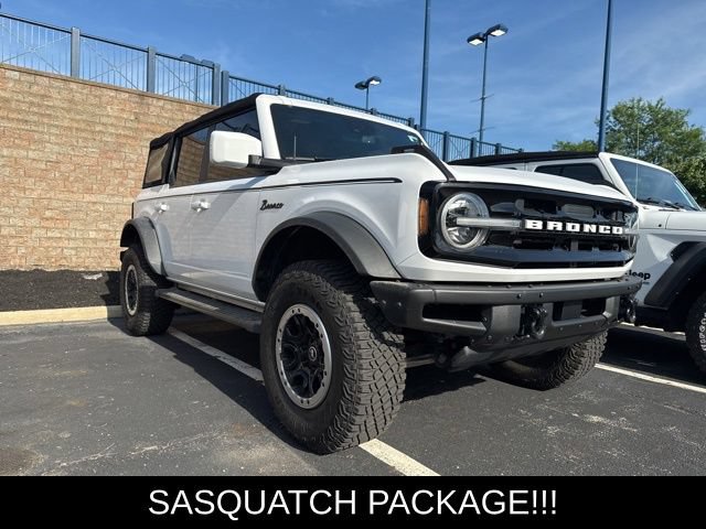 Used 2022 Ford Bronco Outer Banks w/ Sasquatch Package AWD/4WD image 1