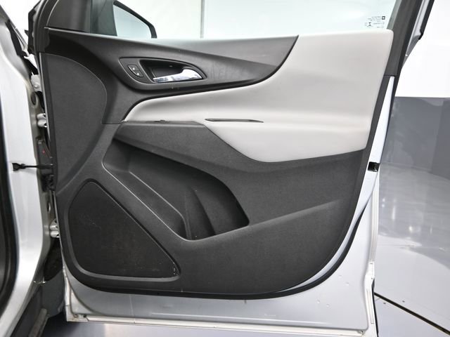 Used 2021 Chevrolet Equinox LS w/ LS Convenience Package image 39