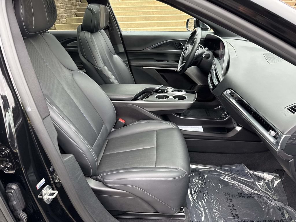 Certified 2024 Cadillac Lyriq Sport AWD/4WD image 7