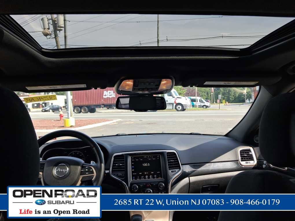 Used 2016 Jeep Grand Cherokee Laredo 75th Anniversary AWD/4WD image 21