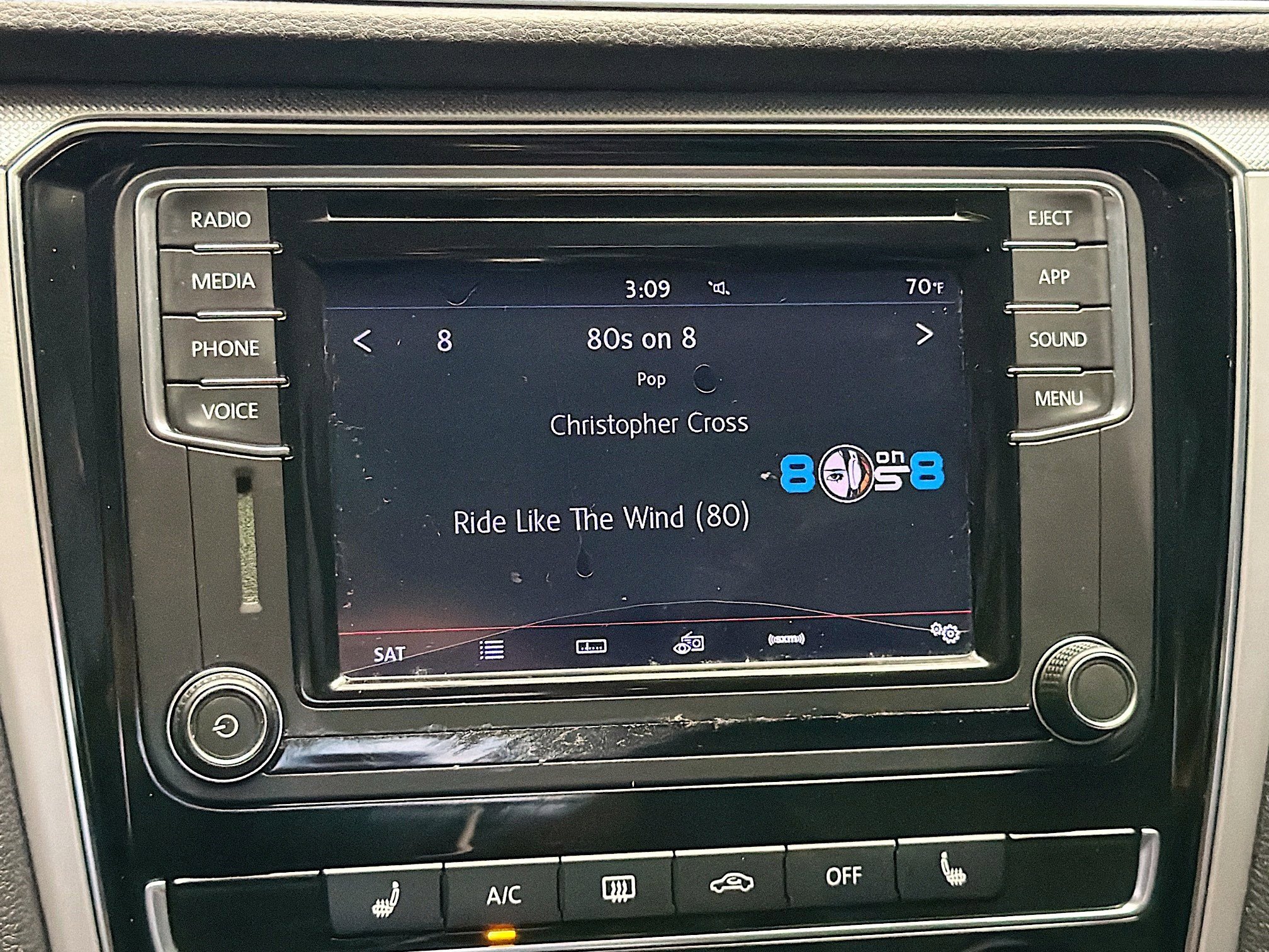 Used 2019 Volkswagen Passat 2.0T Wolfsburg w/ Wheels & Sunroof Package image 9