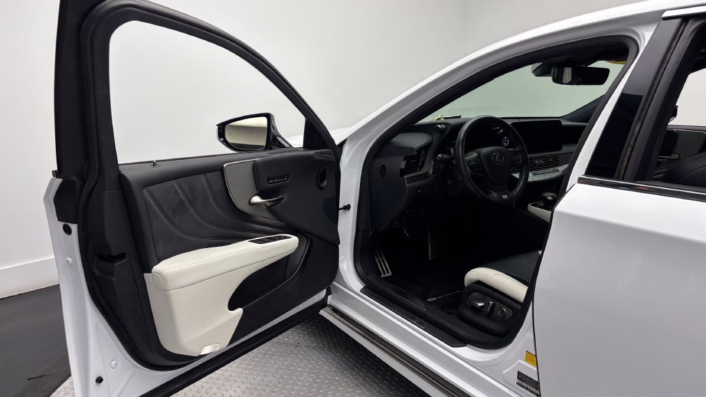 Used 2022 Lexus LS 500 F Sport AWD/4WD image 18
