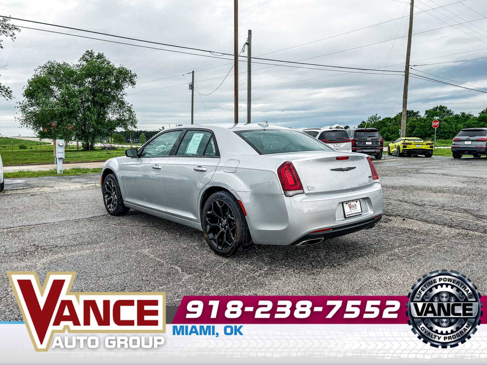 Used 2022 Chrysler 300 Touring w/ Sport Appearance Package RWD image 6