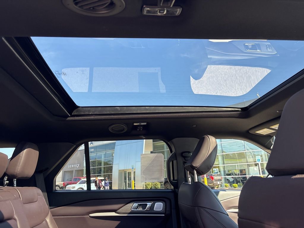 New 2026 Ford Explorer Platinum image 15