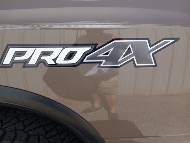 Used 2021 Nissan Titan PRO-4X w/ Pro-4x Convenience Package AWD/4WD image 10