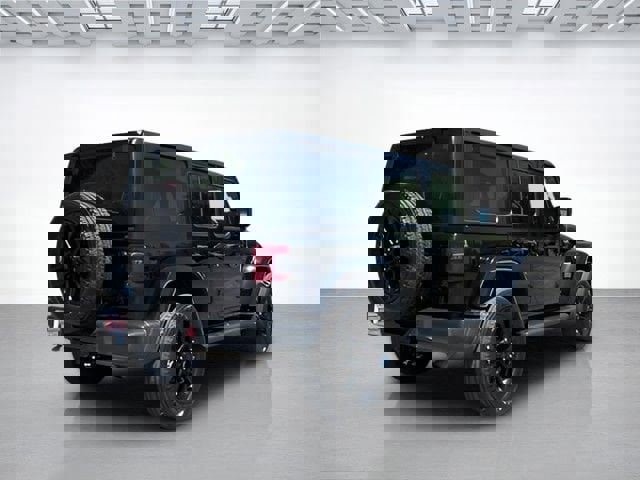 Used 2023 Jeep Wrangler Sahara AWD/4WD image 4