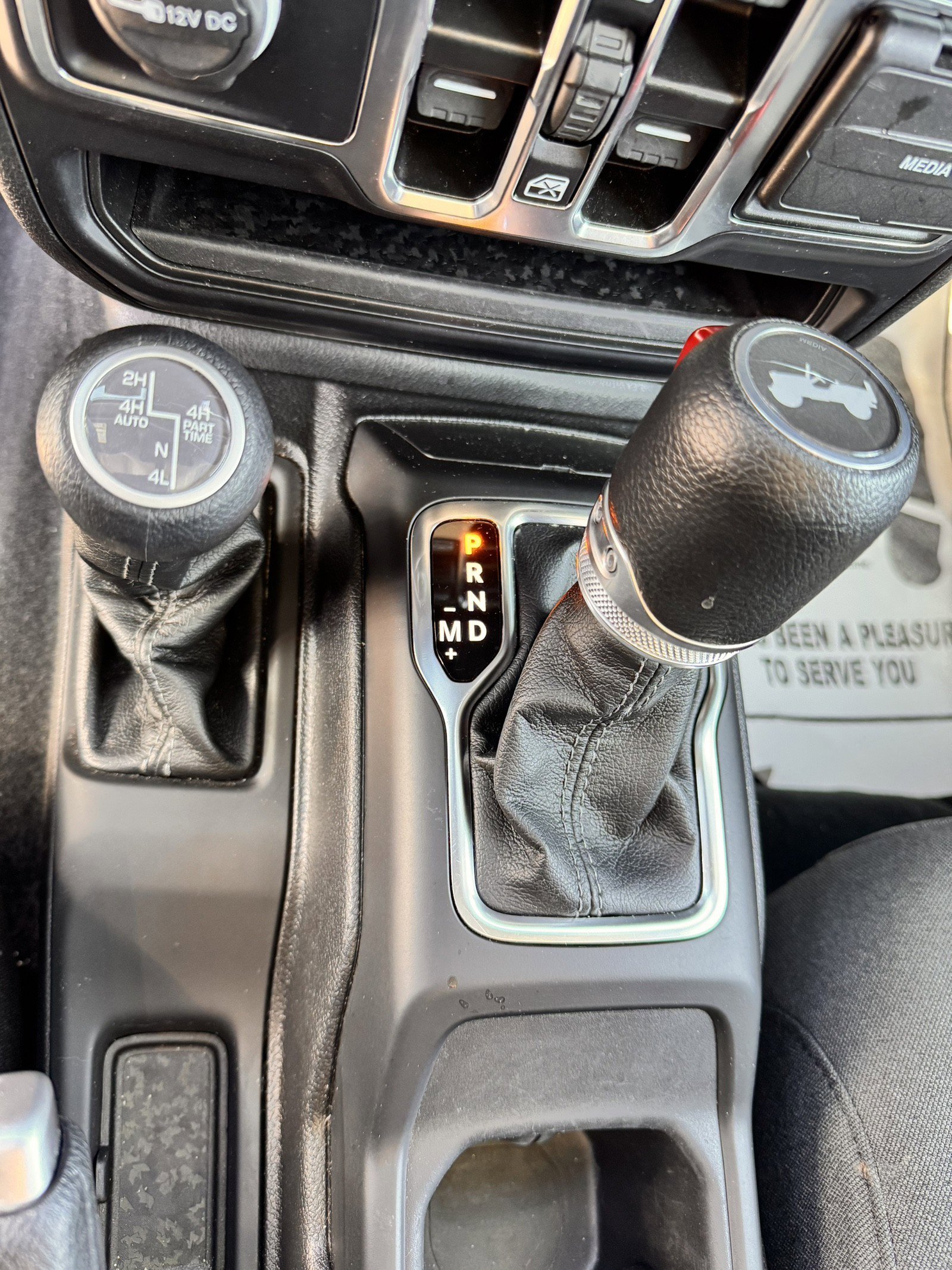 Used 2024 Jeep Wrangler Sahara image 4