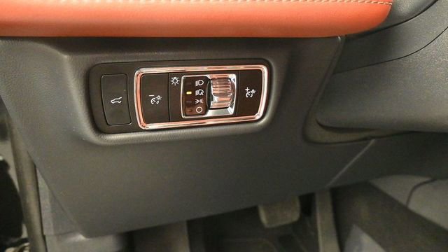 Used 2025 Lincoln Aviator Reserve w/ Equipment Group 201A AWD/4WD image 16