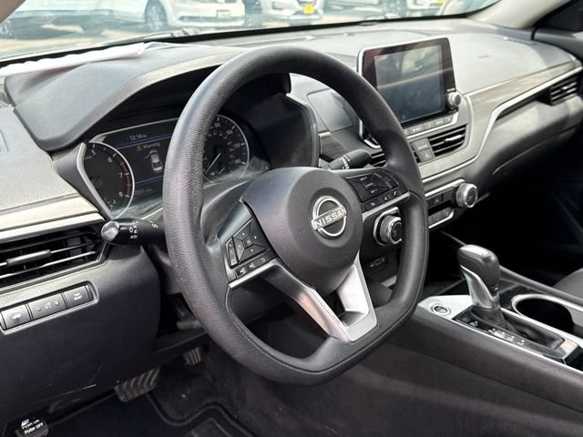 Used 2024 Nissan Altima 2.5 SV FWD image 37