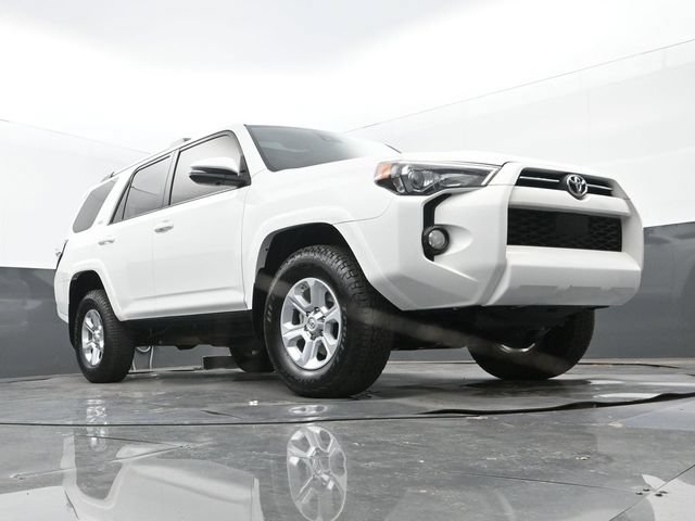 Used 2020 Toyota 4Runner SR5 Premium w/ Moonroof Package AWD/4WD image 26