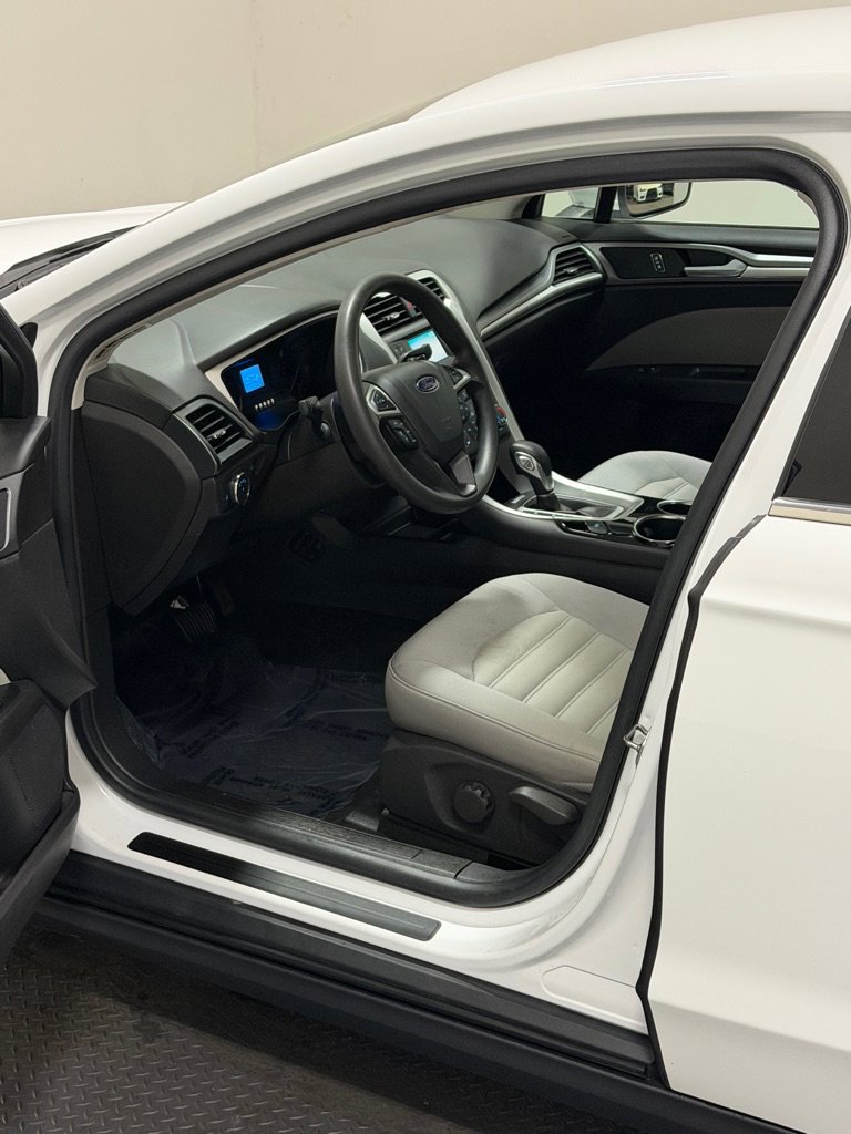 Used 2013 Ford Fusion S FWD image 8
