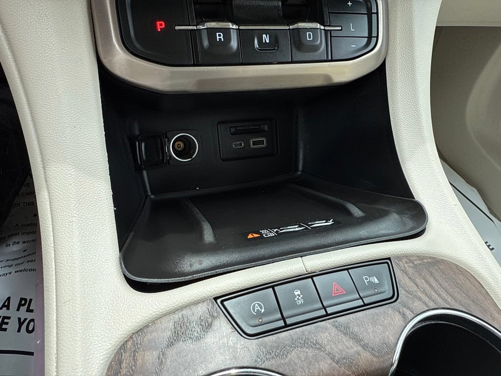 Used 2021 GMC Acadia Denali w/ Denali Technology Package FWD image 27
