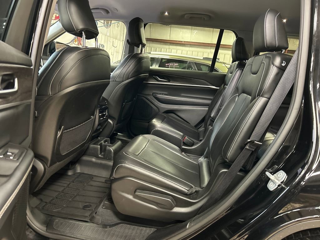 Certified 2023 Jeep Grand Cherokee L Limited AWD/4WD image 27