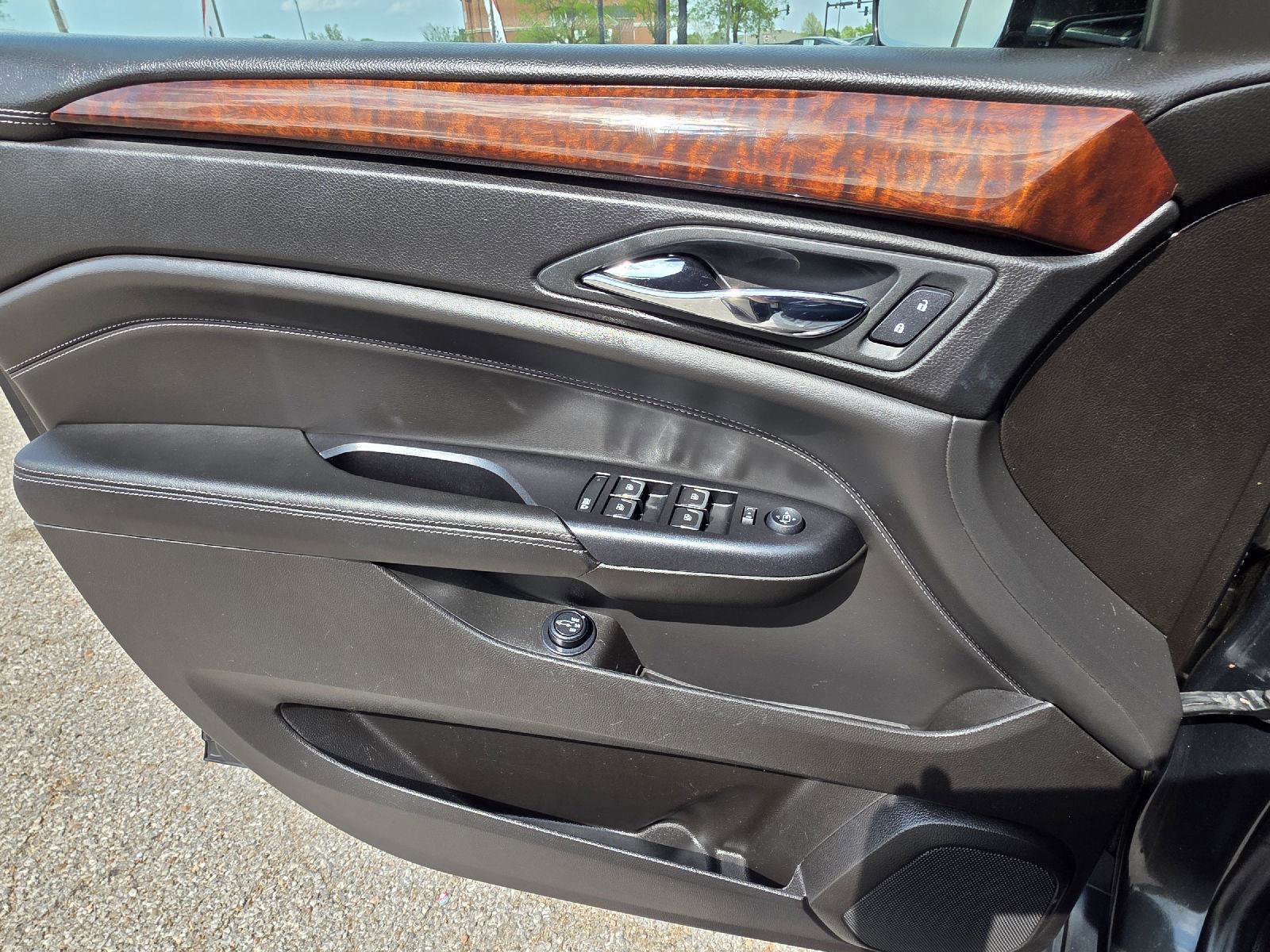Used 2016 Cadillac SRX Luxury w/ Driver Awareness Package FWD image 41