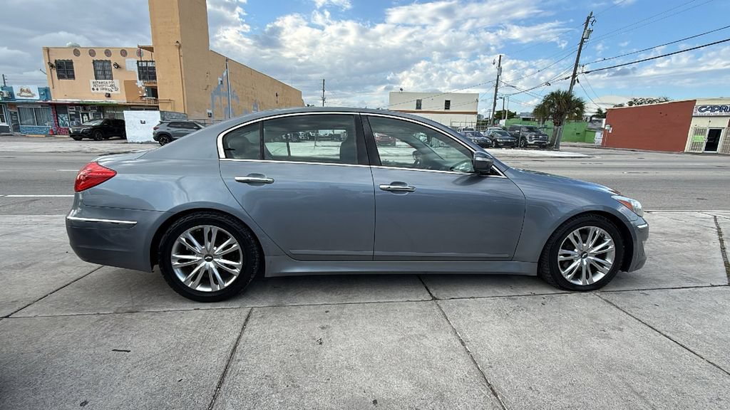 Used 2014 Hyundai Genesis 3.8 RWD image 13