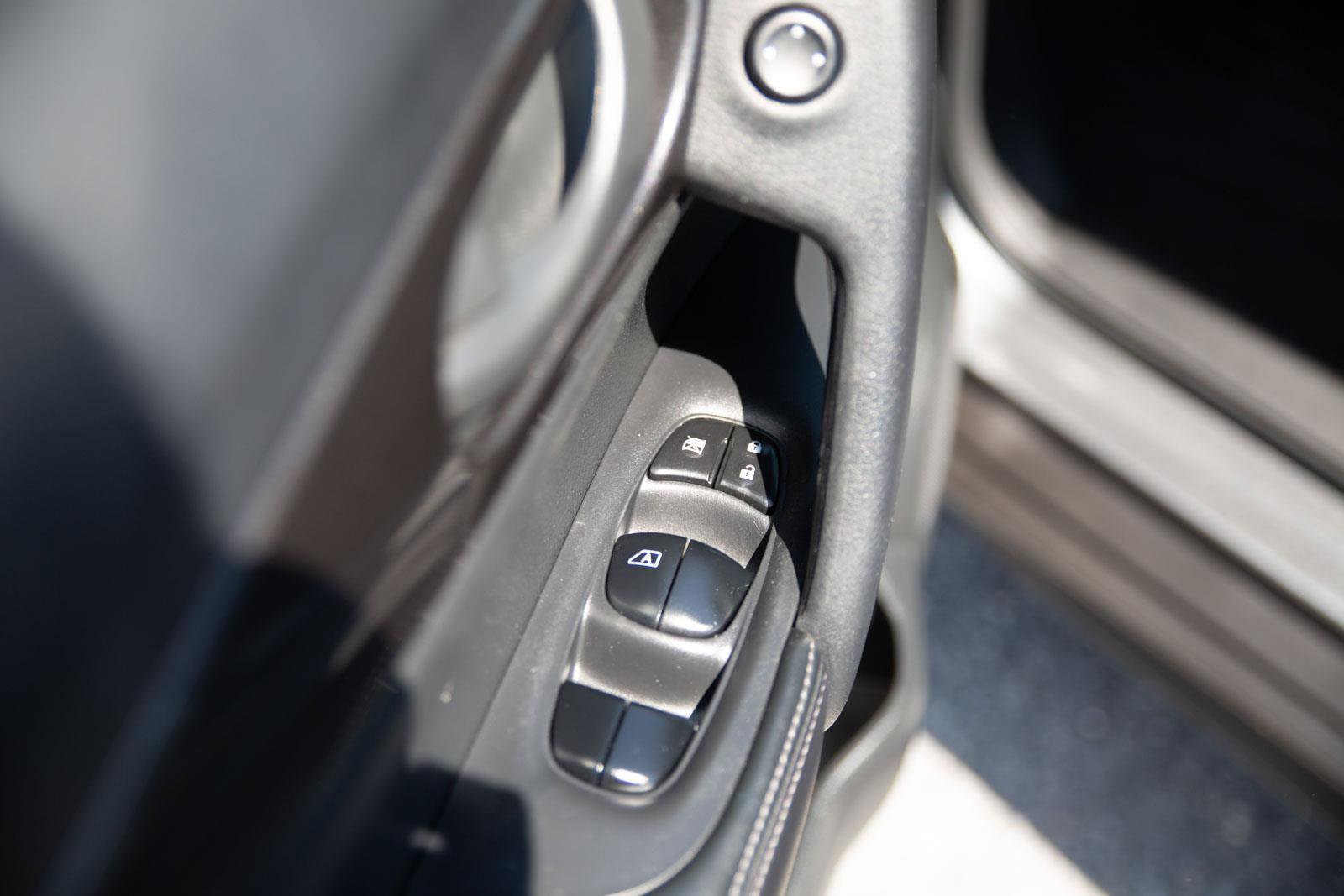 Used 2020 Nissan Rogue S AWD/4WD image 17
