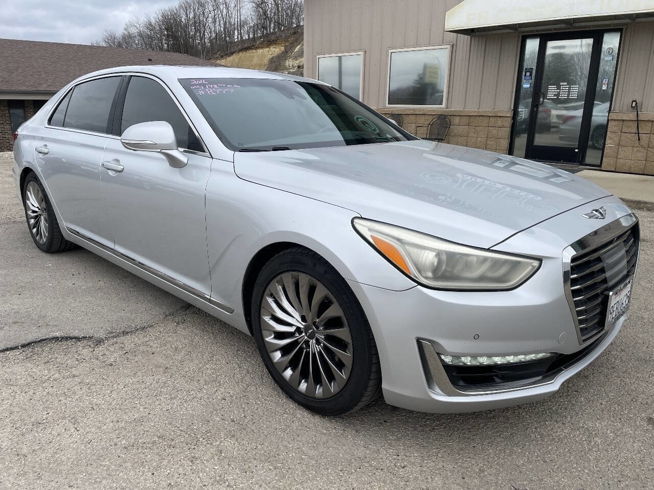 Used 2019 Genesis G90 3.3T Premium image 2
