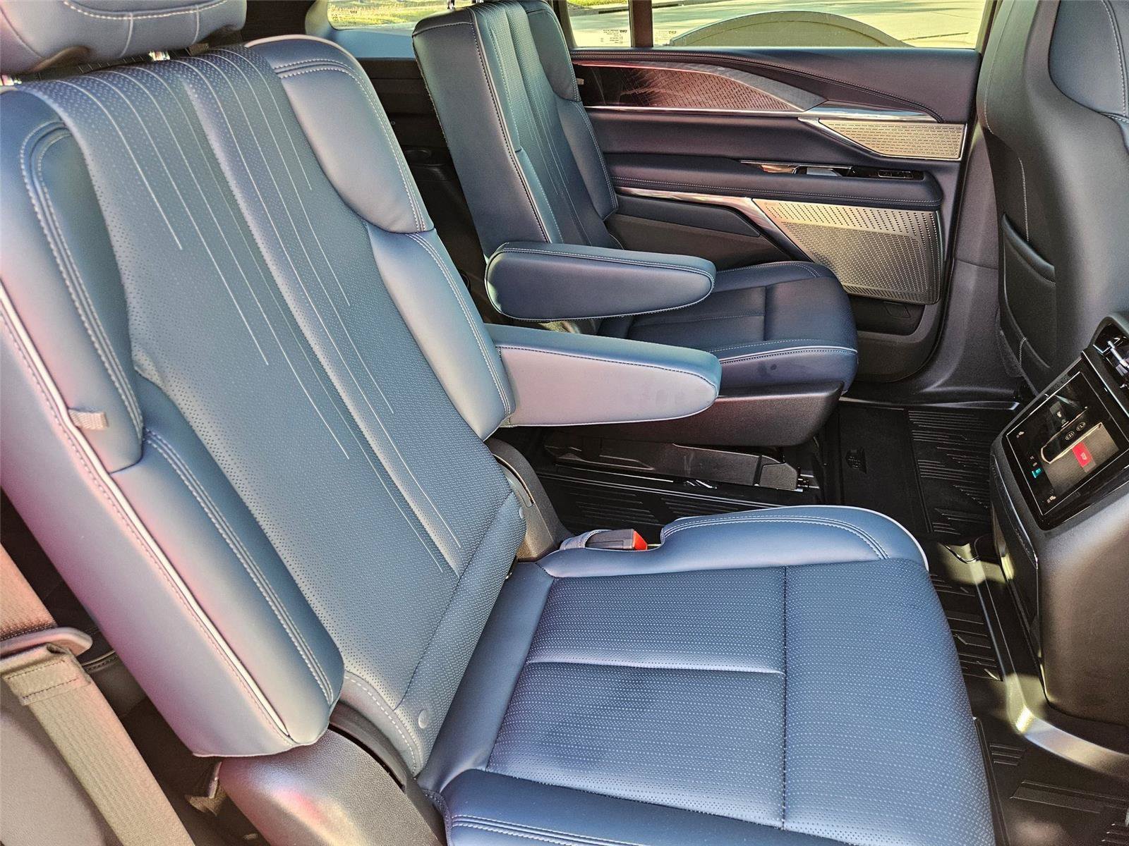 New 2025 Cadillac Escalade IQ Sport 2 AWD/4WD image 29