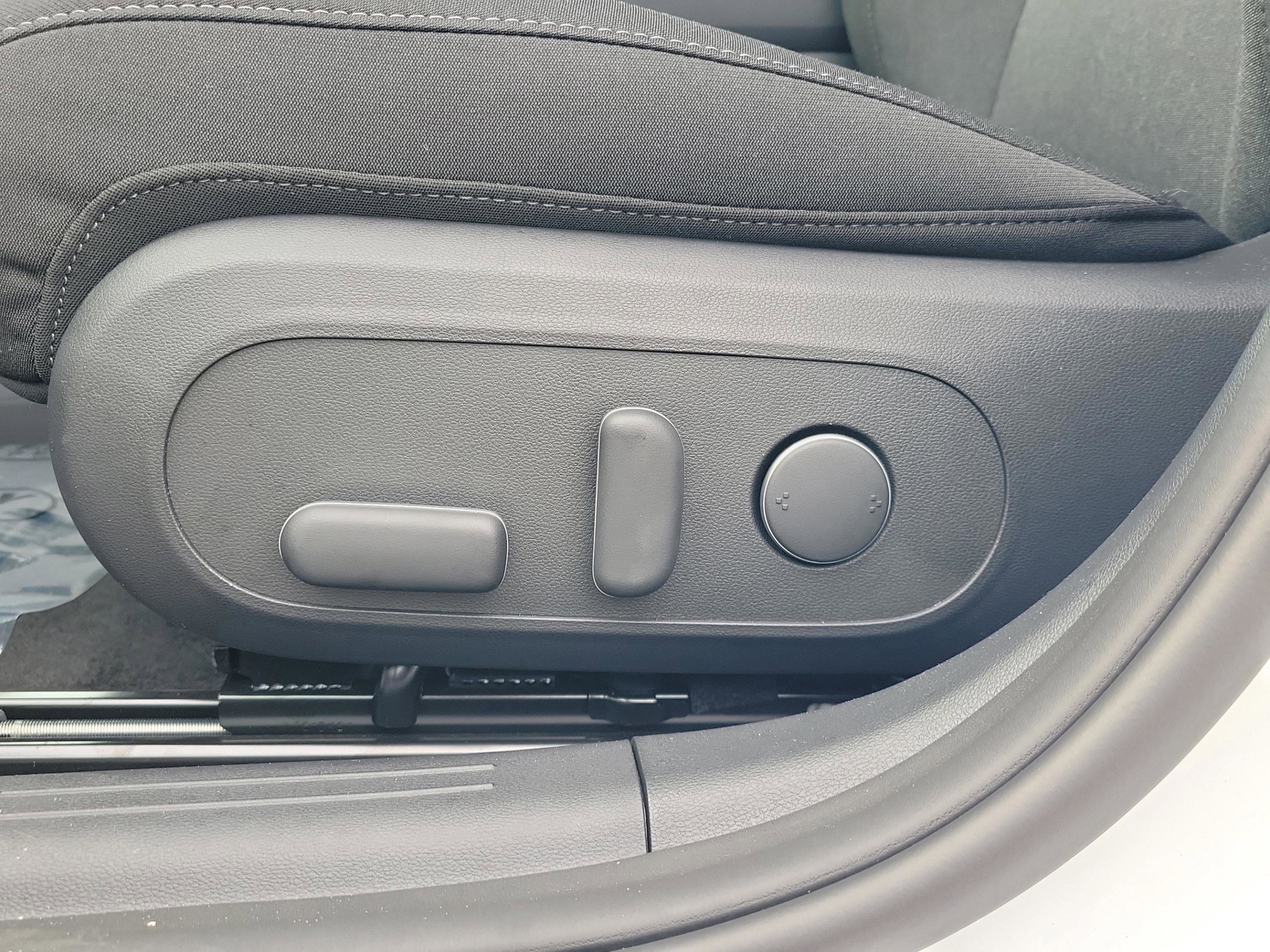 New 2025 Hyundai Ioniq 6 SE image 12