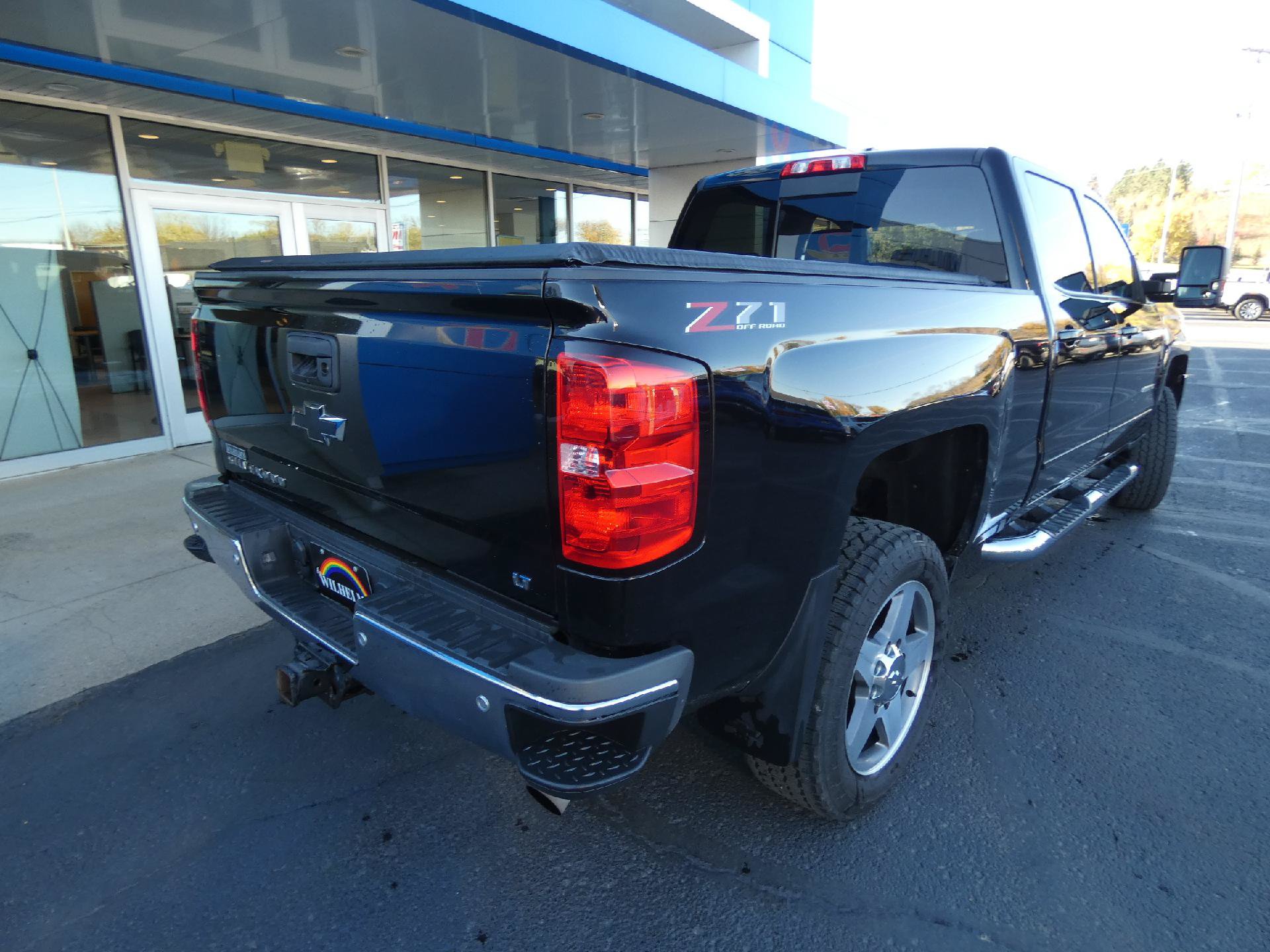 Used 2018 Chevrolet Silverado 2500 LT w/ All Star Edition AWD/4WD image 3