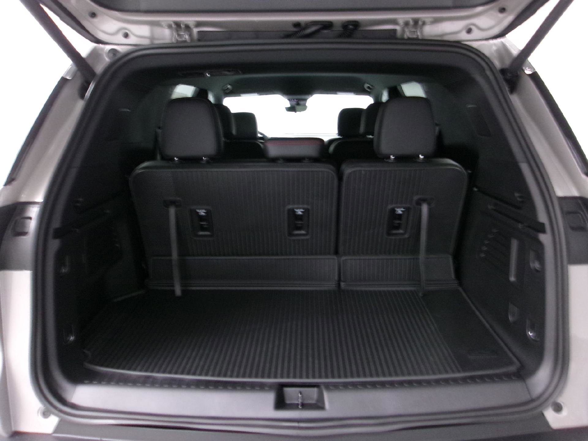 New 2026 Chevrolet Traverse Z71 w/ Driver Confidence Package image 11