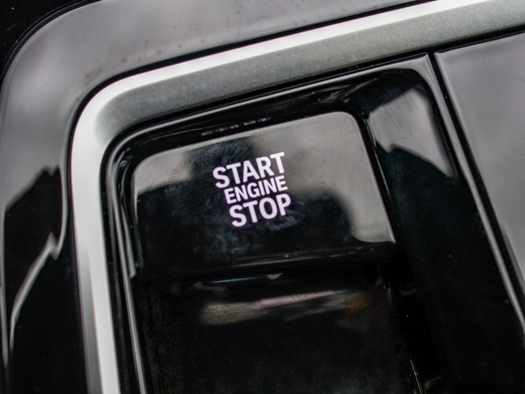 Used 2025 BMW 740i xDrive image 35