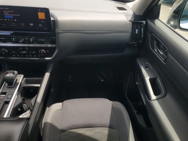 Used 2026 Nissan Pathfinder SV FWD image 19