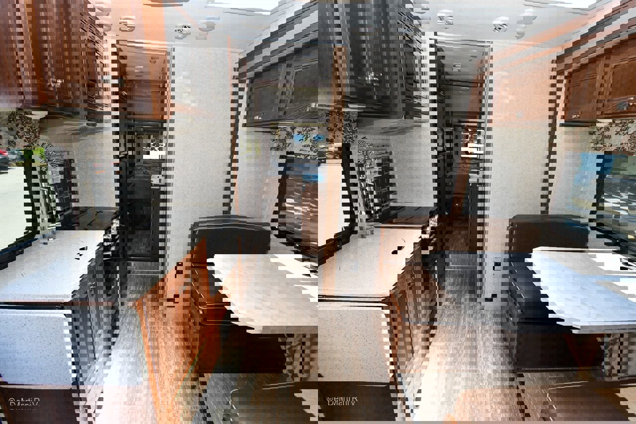 Used 2018 Mercedes-Benz Sprinter 3500 image 4