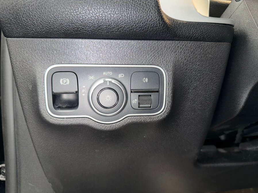 Used 2022 Mercedes-Benz GLB 35 AMG 4MATIC image 58
