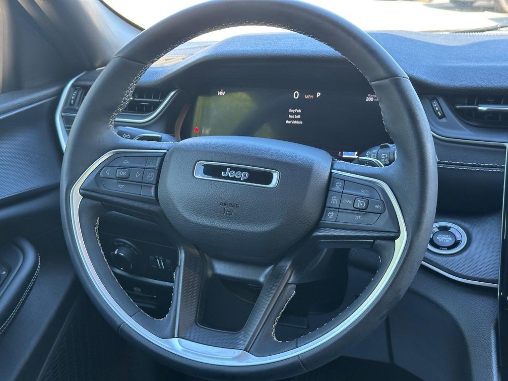Used 2024 Jeep Grand Cherokee L Altitude AWD/4WD image 20