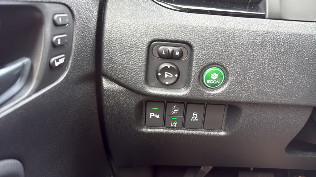 Used 2021 Honda Pilot Touring image 25