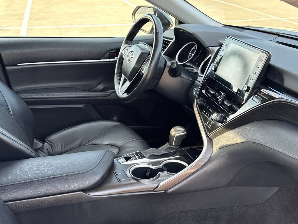 Used 2023 Toyota Camry XLE w/ Cold Weather Package FWD image 8